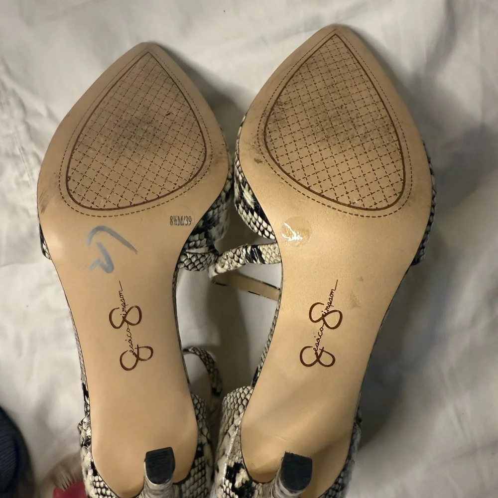 Jessica Simpson Black and Cream Snakeskin‎ Heels size 8.5 formal date night sexy